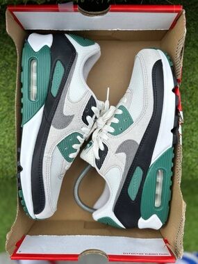 Nike Air Max 90 Men's Shoes Evergreen Aura Brand New